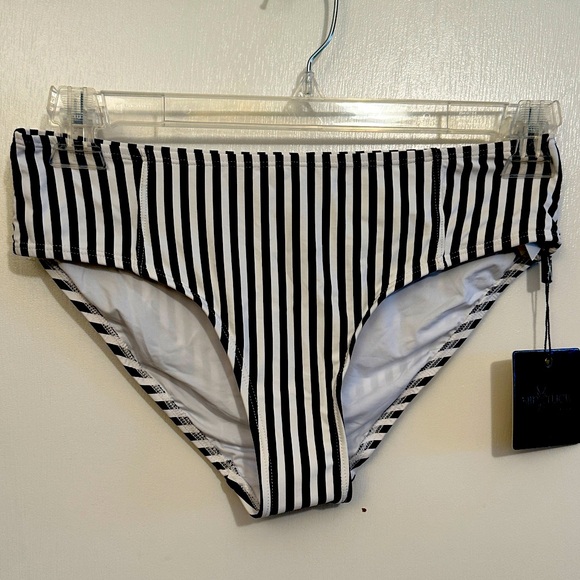 Nip Tuck Swimwear Black and White Stripe Bikini Set, Size 8 US - Picture 4 of 6